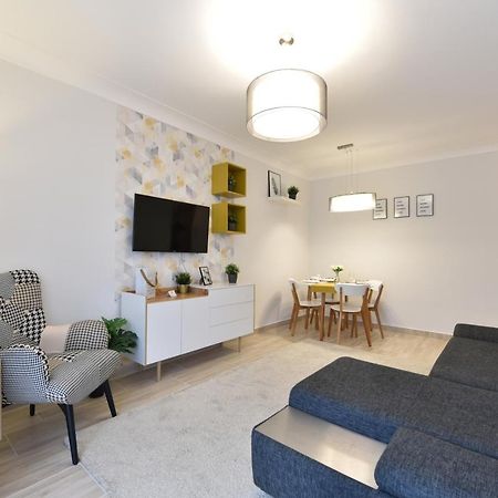 Kiralykut 1 Apartman - Ingyen Parkolas, Bicajok, Ac Székesfehérvár Exteriör bild