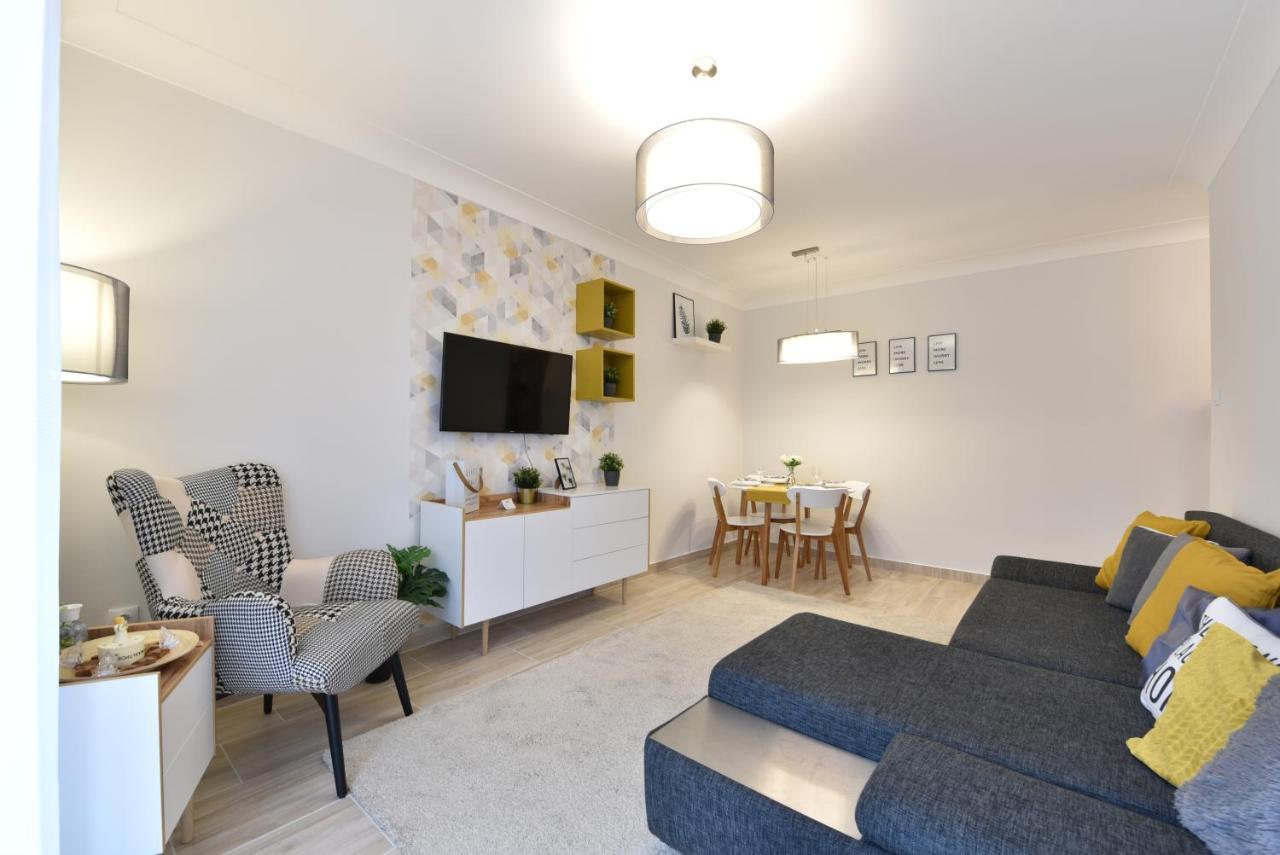 Kiralykut 1 Apartman - Ingyen Parkolas, Bicajok, Ac Székesfehérvár Exteriör bild